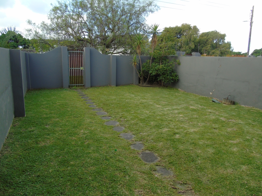 To Let 3 Bedroom Property for Rent in Beacon Bay Eastern Cape